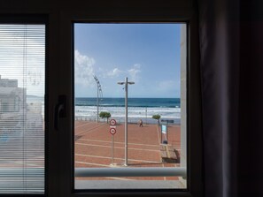 Exterior - Beachfront Home in Las Palmas by Playa Canteras (Las Palmas de Gran Canaria)