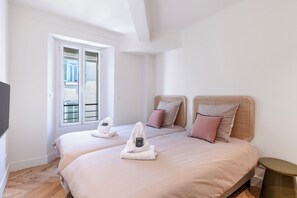 2 chambres, fer et planche à repasser, Wi-Fi, draps fournis