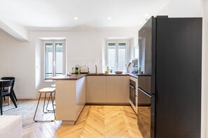 Fridge, microwave, oven, dishwasher