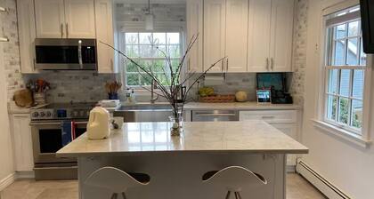 Charming 4-bedroom house with AC and WiFi in fabulous Westport