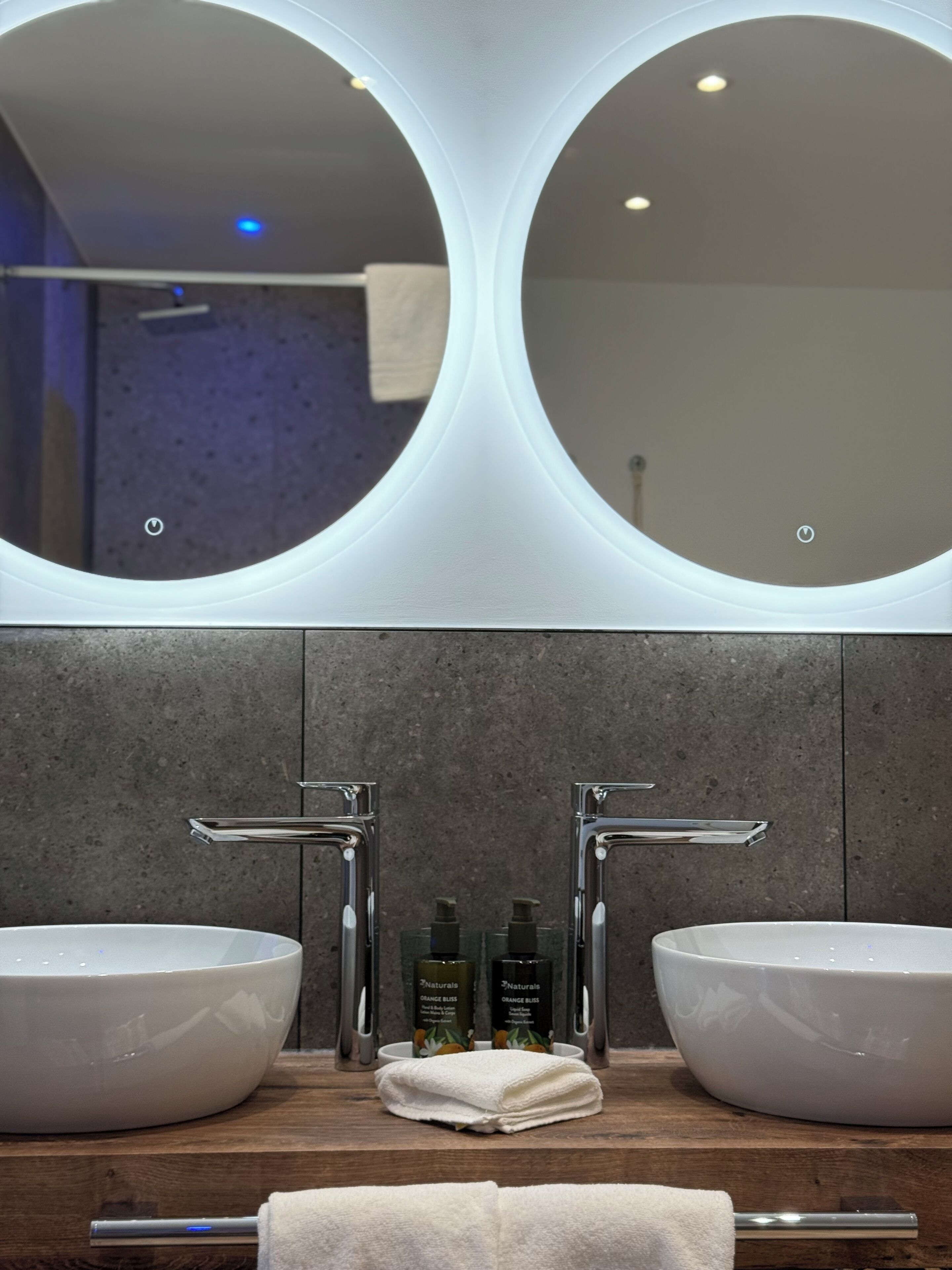 Appart'hôtel Deluxe | Coffres-forts dans les chambres, bureau