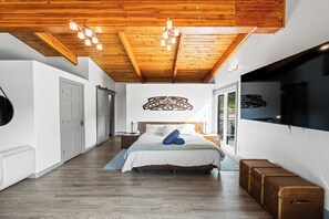 4 عدّة غرف نوم وواي فاي وملاءات أسرّة