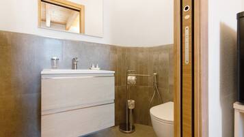 Doccia, asciugacapelli, asciugamani