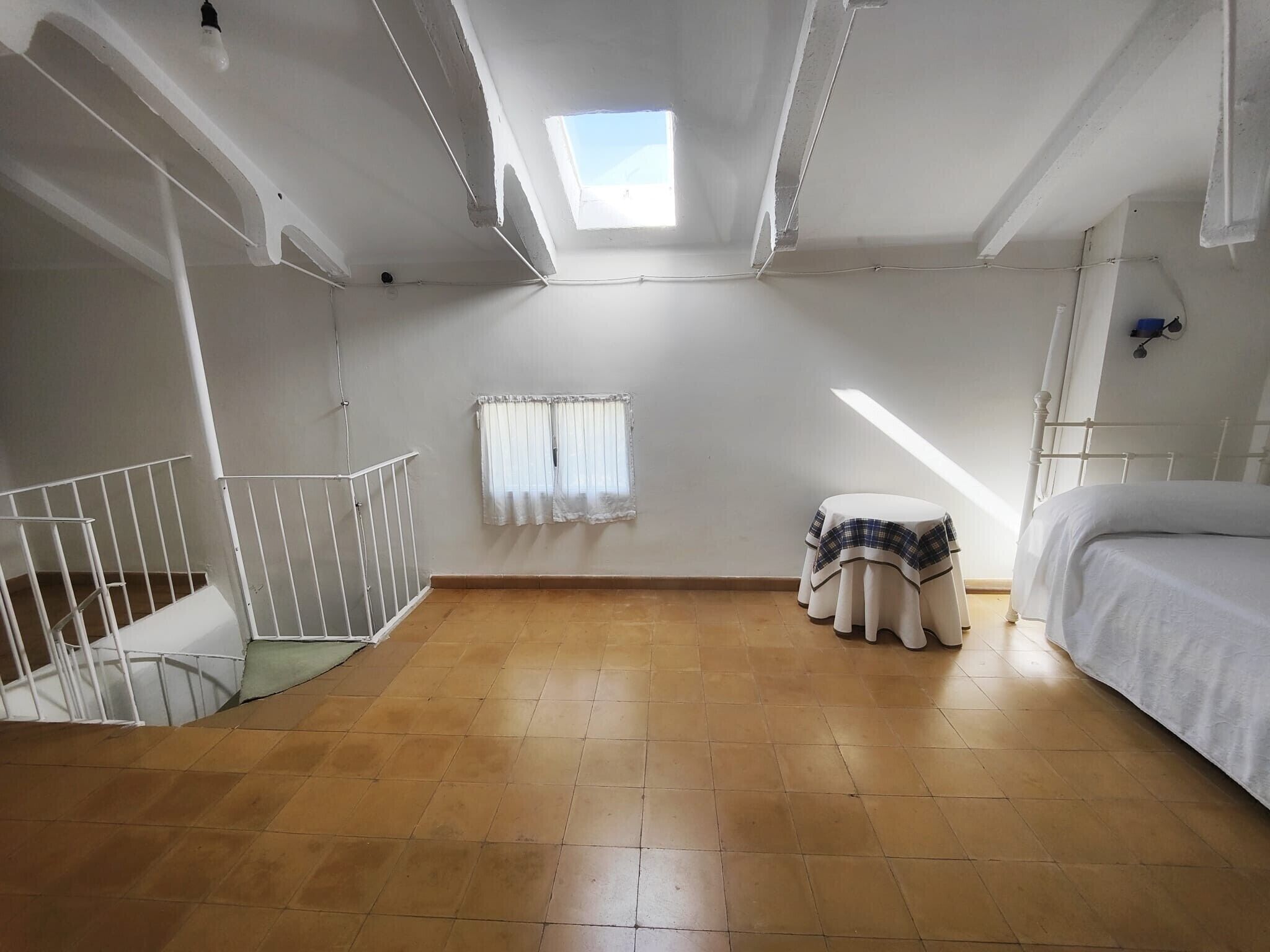 9 slaapkamers, een strijkplank/strijkijzer, wifi, beddengoed