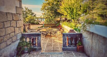 Holiday Home 'El Rozado' with Mountain Views, Private Terrace and Wi-Fi