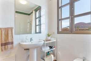 Shower, towels
