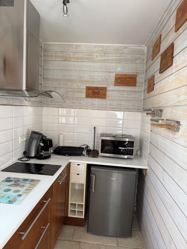 Microwave, stovetop