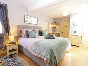 1 Schlafzimmer, individuell dekoriert, individuell eingerichtet