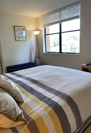 2 dormitorios, tabla de planchar con plancha, wifi y ropa de cama