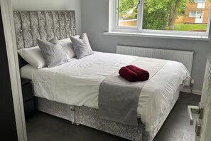 3 bedrooms, iron/ironing board, free WiFi, bed sheets