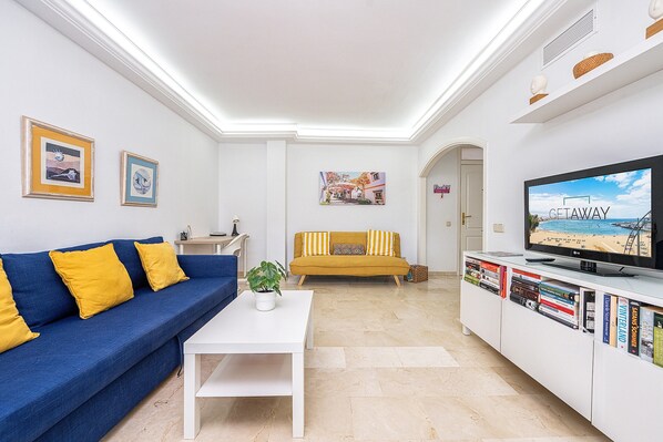 Living area - Apartment in Puerto de Mogan Near the Beach (Mogan)