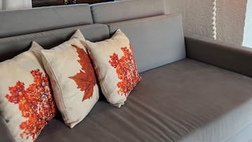 Prémium bungaló | Nappalirész | Okostévé