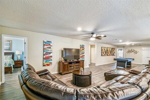 Smart TV, table football