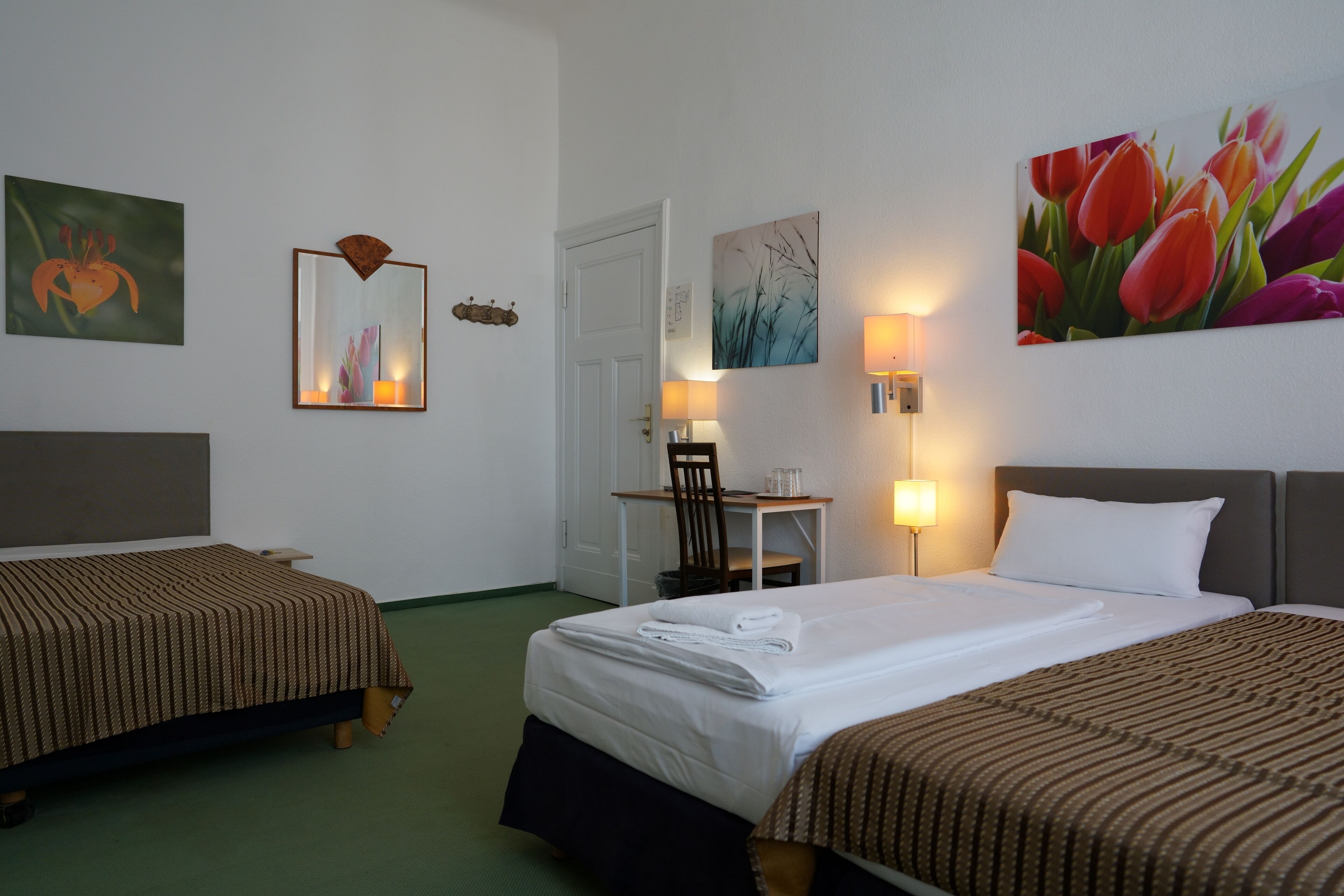 Triple Room | Iron/ironing board, free WiFi, bed sheets