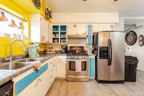 House, Multiple Beds, Hot Tub, Mountain View (Hatter House Flagstaff) | Private kitchen | Coffee/tea maker
