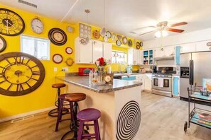 House, Multiple Beds, Hot Tub, Mountain View (Hatter House Flagstaff) | Private kitchen