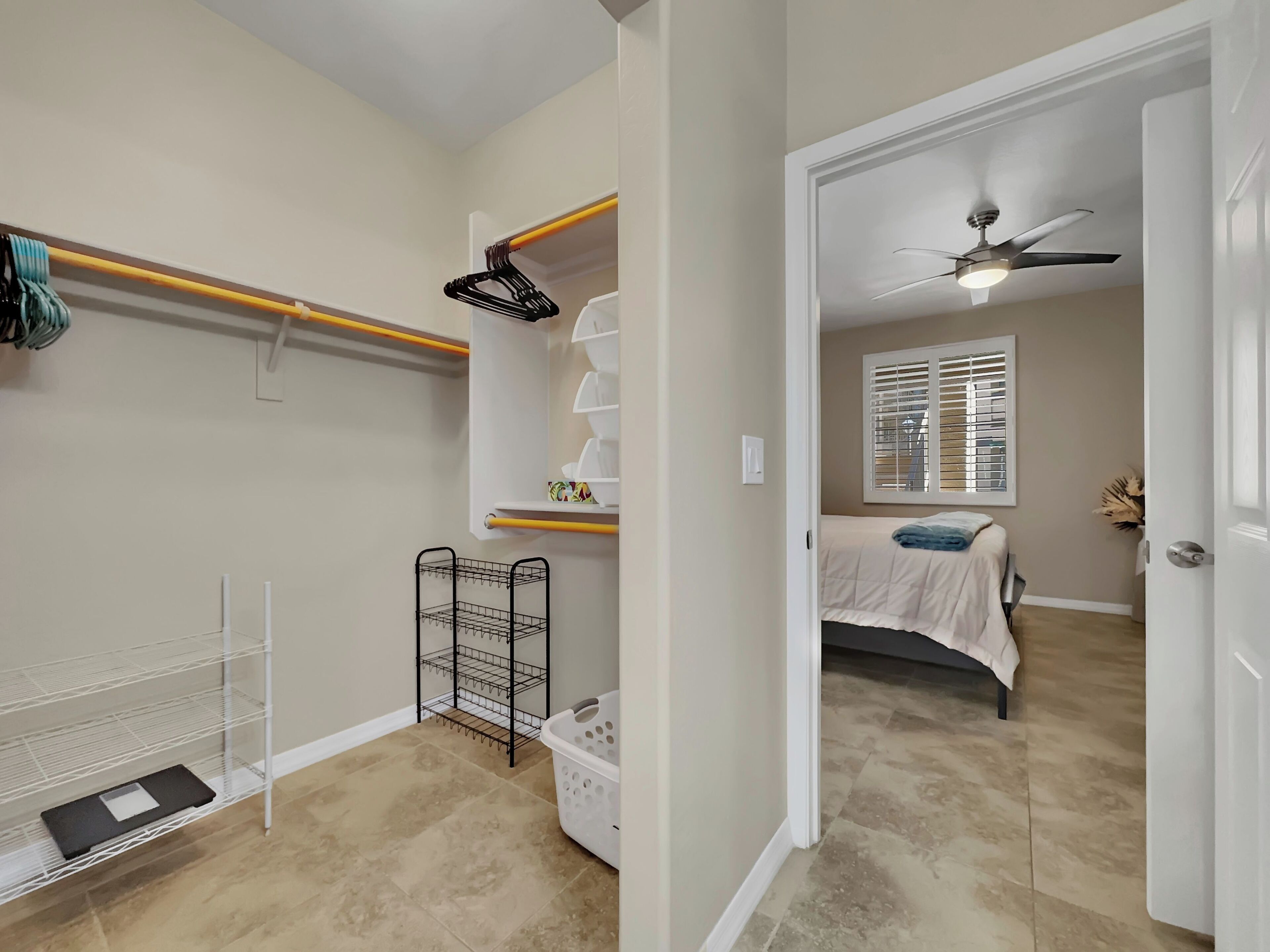 Condo, varias camas, acceso a la alberca, vista a la alberca (Southern #1114 Mesa) | 3 habitaciones, decoración personalizada y muebles diferentes 