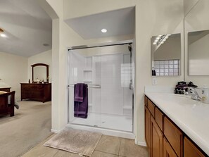 House, Multiple Beds, Patio, Garden View (Stonebridge San Tan Valley) | Bathroom | Designer toiletries, towels, toilet paper
