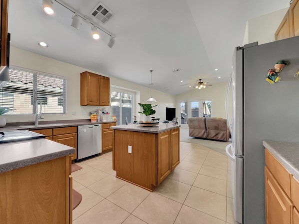 House, Multiple Beds, Patio, Garden View (Stonebridge San Tan Valley) | Private kitchen | Coffee/tea maker