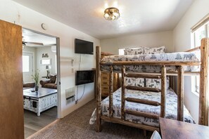 Cabin, Multiple Beds, Patio, Mountain View (Prince Pine) | 3 bedrooms, individually decorated, individually furnished, bed sheets