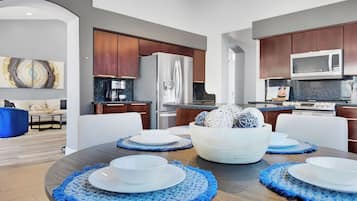 House, Multiple Beds, Pool Access, Pool View (Juniper Scottsdale) | Private kitchen | Coffee/tea maker