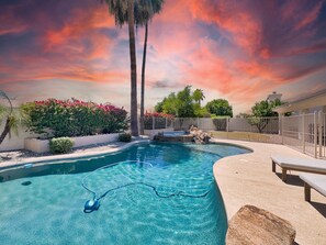 Outdoor pool - Juniper Scottsdale (Scottsdale)