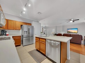 Casa, diversos llits, accés a la piscina, vistes a la piscina (Keats Mesa) | Cuina privada | Cafetera i tetera 