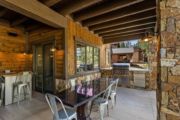 Nhà, nhiều giường, bồn tắm nước nóng (Las Colinas Flagstaff Pine Canyon) | 6 phòng ngủ, trang trí khác biệt 