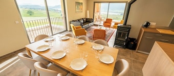 Le 234, between Lakes and Mountains