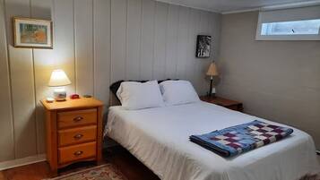 1 bedroom, desk, iron/ironing board, free WiFi