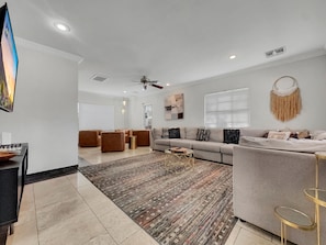 House, Multiple Beds, Pool Access, Pool View (Wilson Tempe) | Living area - Wilson Tempe (Tempe)