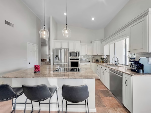 House, Multiple Beds, Pool Access, Pool View (Oleander Ocotillo Chandler COMPLEX) | Private kitchen - Oleander Ocotillo Chandler Complex (Chandler)