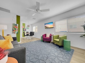 House, Multiple Beds, Hot Tub, Garden View | Living area