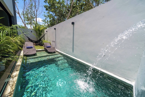 Piscine extérieure, piscine chauffée