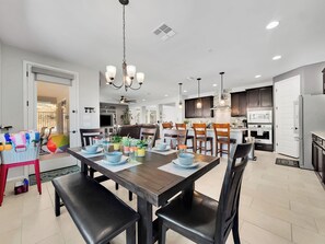 Casa, varias camas, acceso a la alberca, vista a la montaña (182nd Goodyear) | 5 habitaciones, decoración personalizada y muebles diferentes 