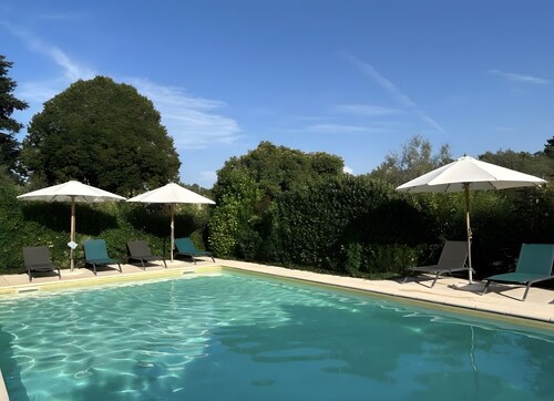 Gîte La Forge – Holiday Home with Shared Pool and Garden View in Le Buisson-de-Cadouin
