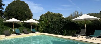 Gîte La Forge – Ferienhaus mit Gemeinschaftspool und Gartenblick in Le Buisson-de-Cadouin