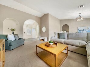 House, Multiple Beds, Pool Access, City View (Flame Tree Sun Lakes) | Interior