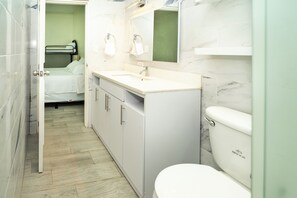 Håndklær, såpe og toalettpapir