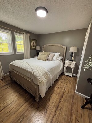 1 habitación, tabla de planchar con plancha, wifi gratis y ropa de cama 