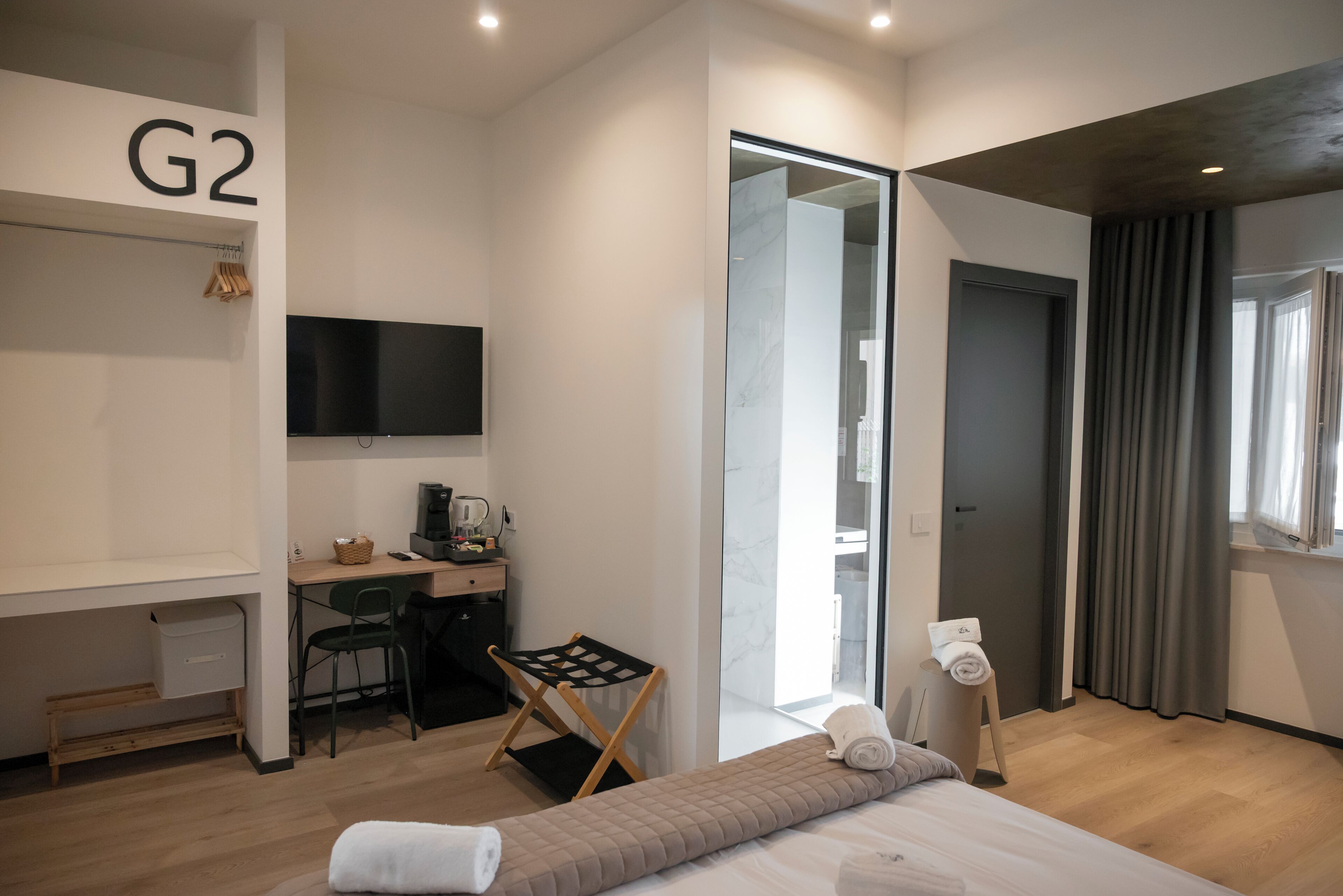 5 bedrooms, WiFi, bed sheets