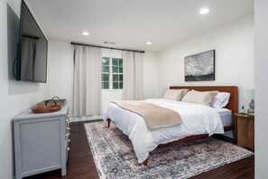2 bedrooms, desk, iron/ironing board, free WiFi
