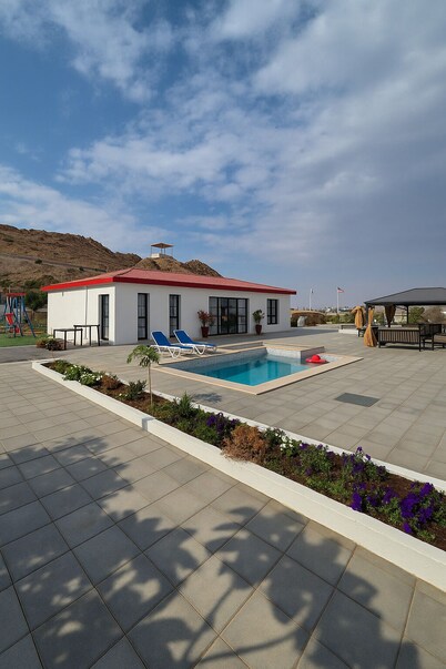 Private Pool Chalet & Breakfast