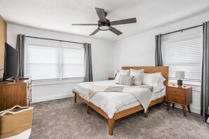 3 slaapkamers, een strijkplank/strijkijzer, gratis wifi, beddengoed
