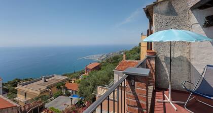 Holiday Home 'Basera' with Sea View, Wi-Fi & Air Conditioning