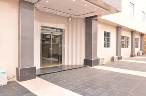 Exterior - Quince Garden Hotel (Lagos)