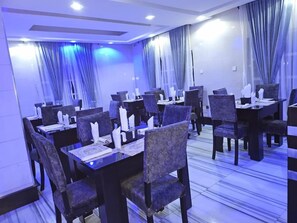 Restaurant - Quince Garden Hotel (Lagos)
