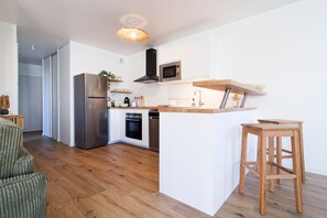 Fridge, microwave, oven, dishwasher