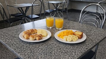 Desayuno continental incluido todos los días
