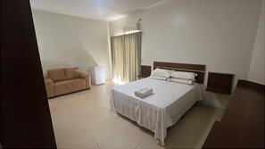 スイート | ノートパソコン用作業スペース、WiFi (無料)